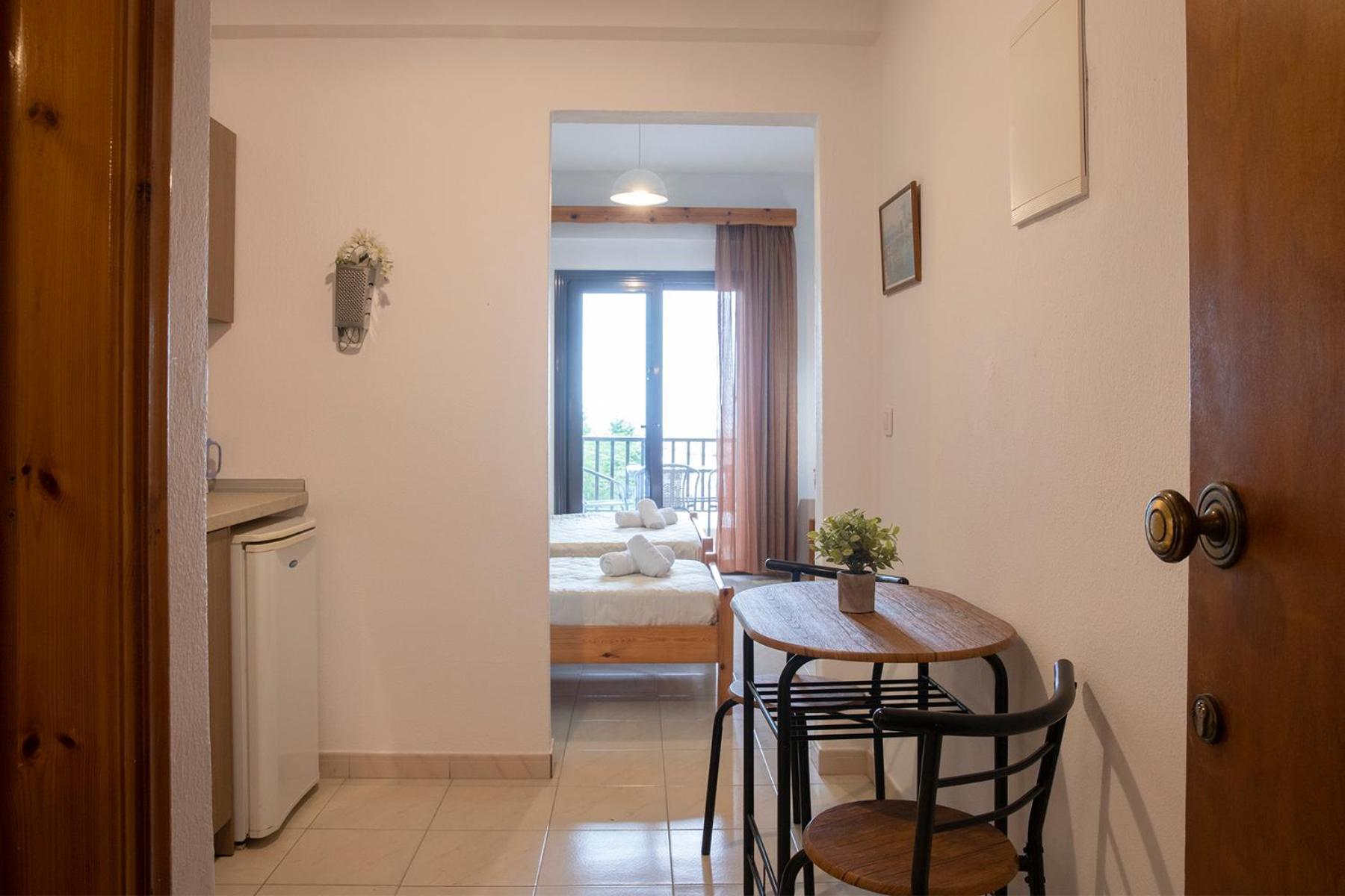 Manos Kritikakis Apartments ปลาตาโมนาส ภายนอก รูปภาพ