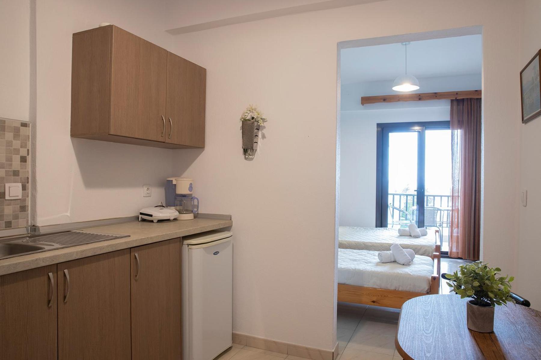 Manos Kritikakis Apartments ปลาตาโมนาส ภายนอก รูปภาพ