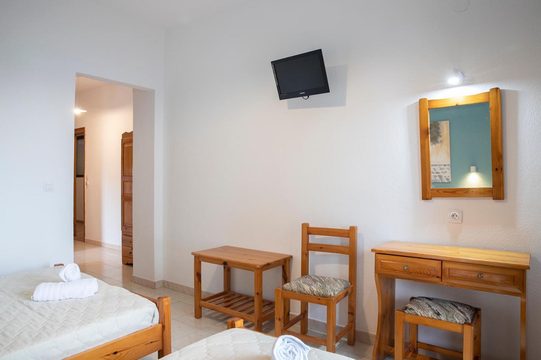 Manos Kritikakis Apartments ปลาตาโมนาส ภายนอก รูปภาพ