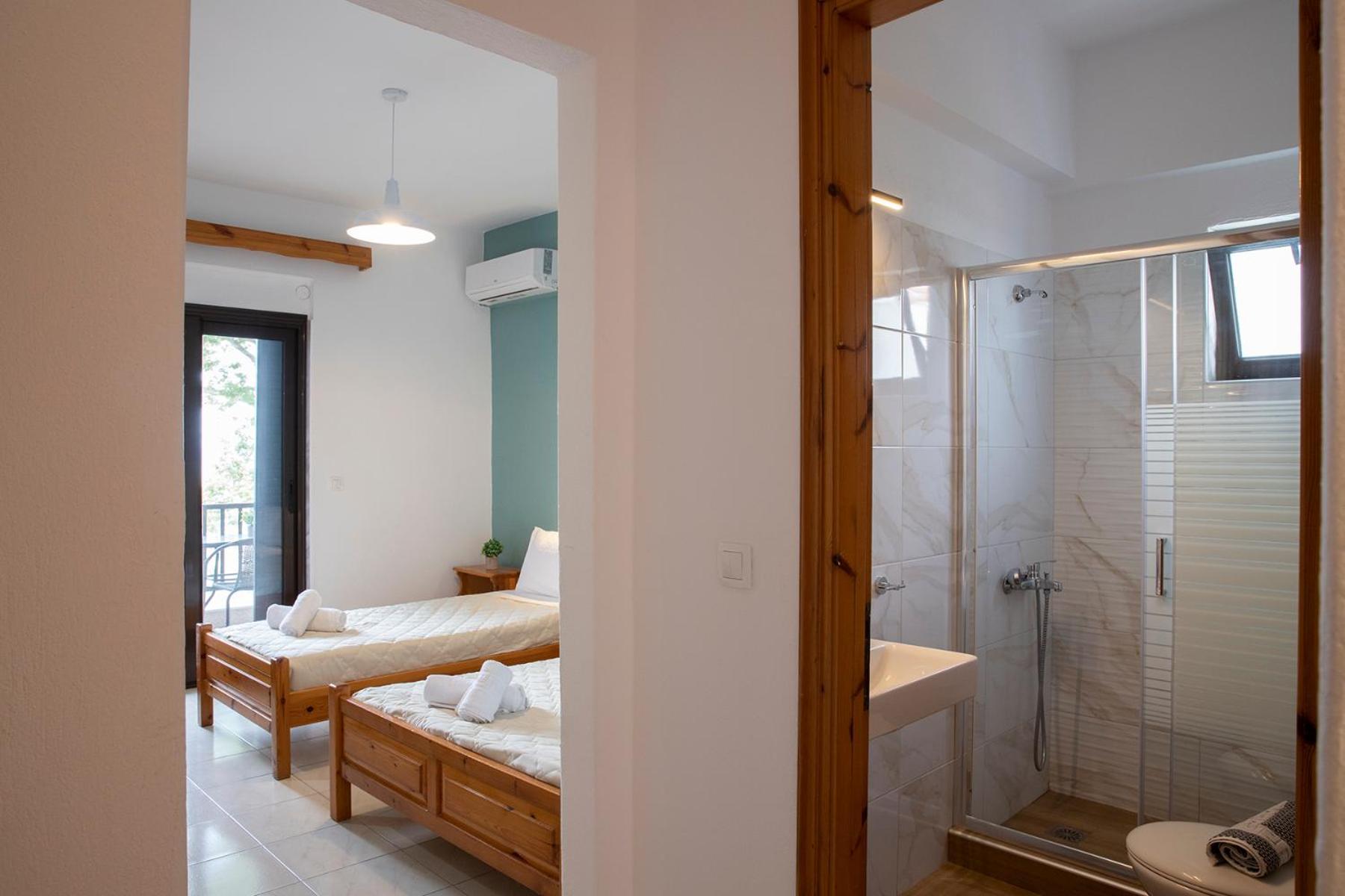 Manos Kritikakis Apartments ปลาตาโมนาส ภายนอก รูปภาพ