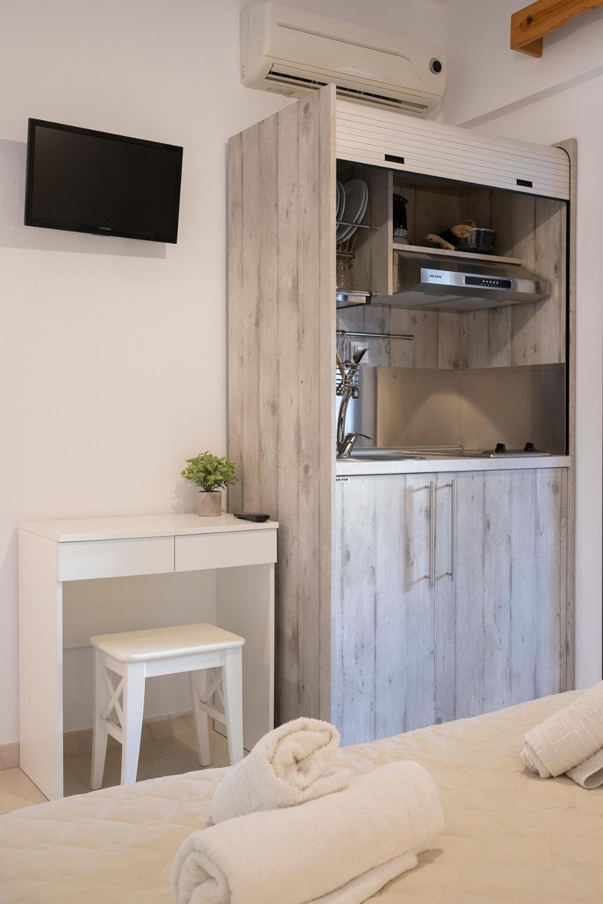 Manos Kritikakis Apartments ปลาตาโมนาส ภายนอก รูปภาพ