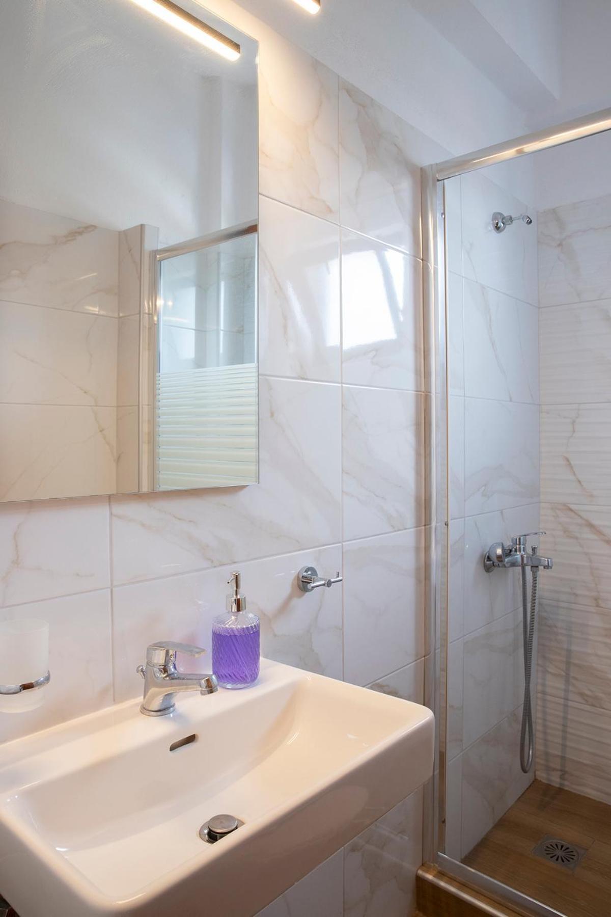 Manos Kritikakis Apartments ปลาตาโมนาส ภายนอก รูปภาพ