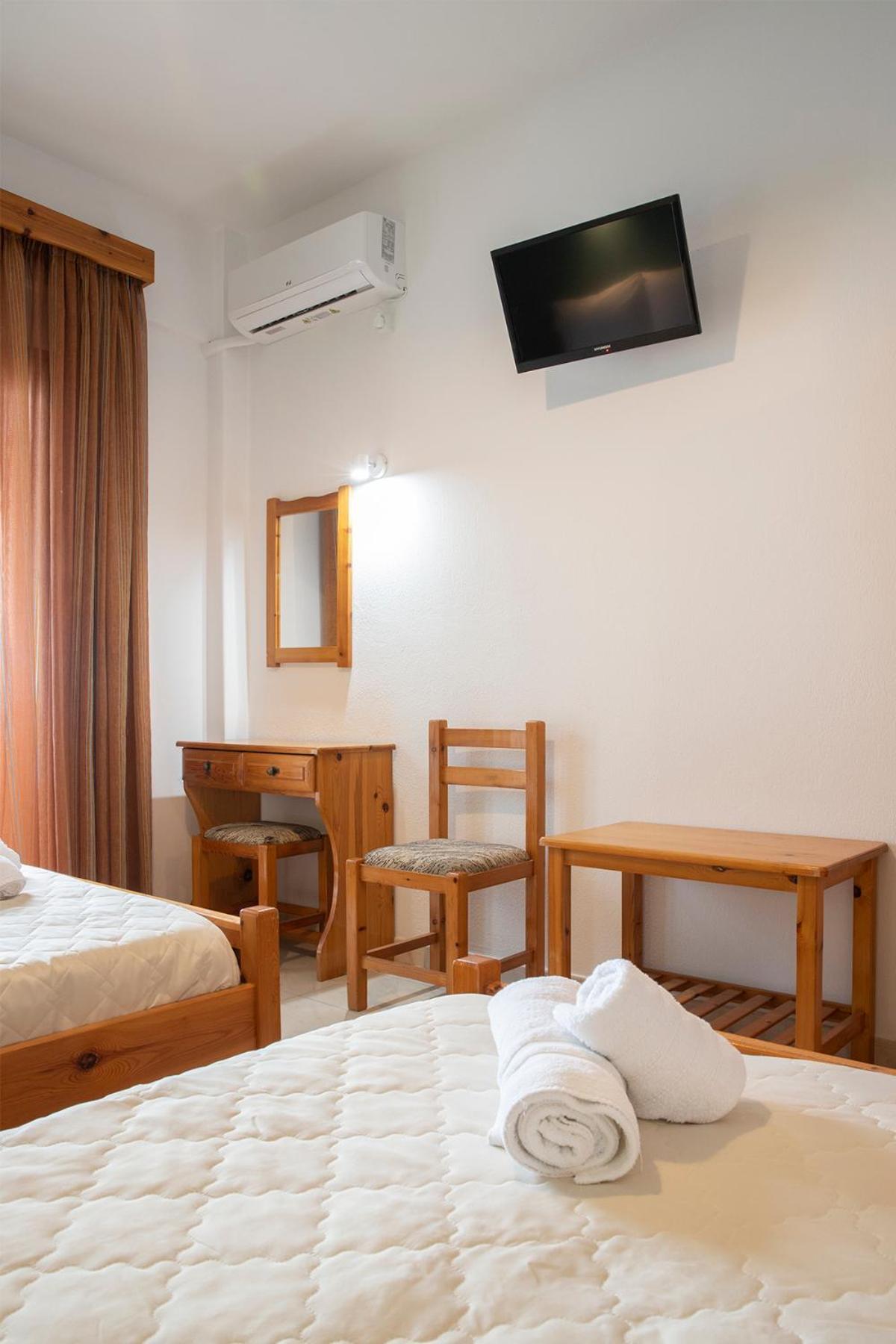 Manos Kritikakis Apartments ปลาตาโมนาส ภายนอก รูปภาพ