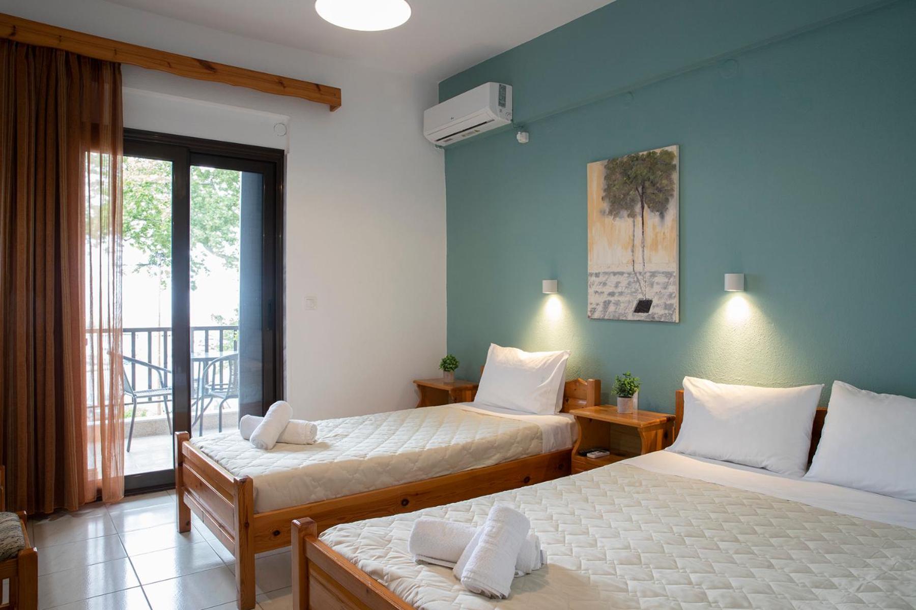 Manos Kritikakis Apartments ปลาตาโมนาส ภายนอก รูปภาพ