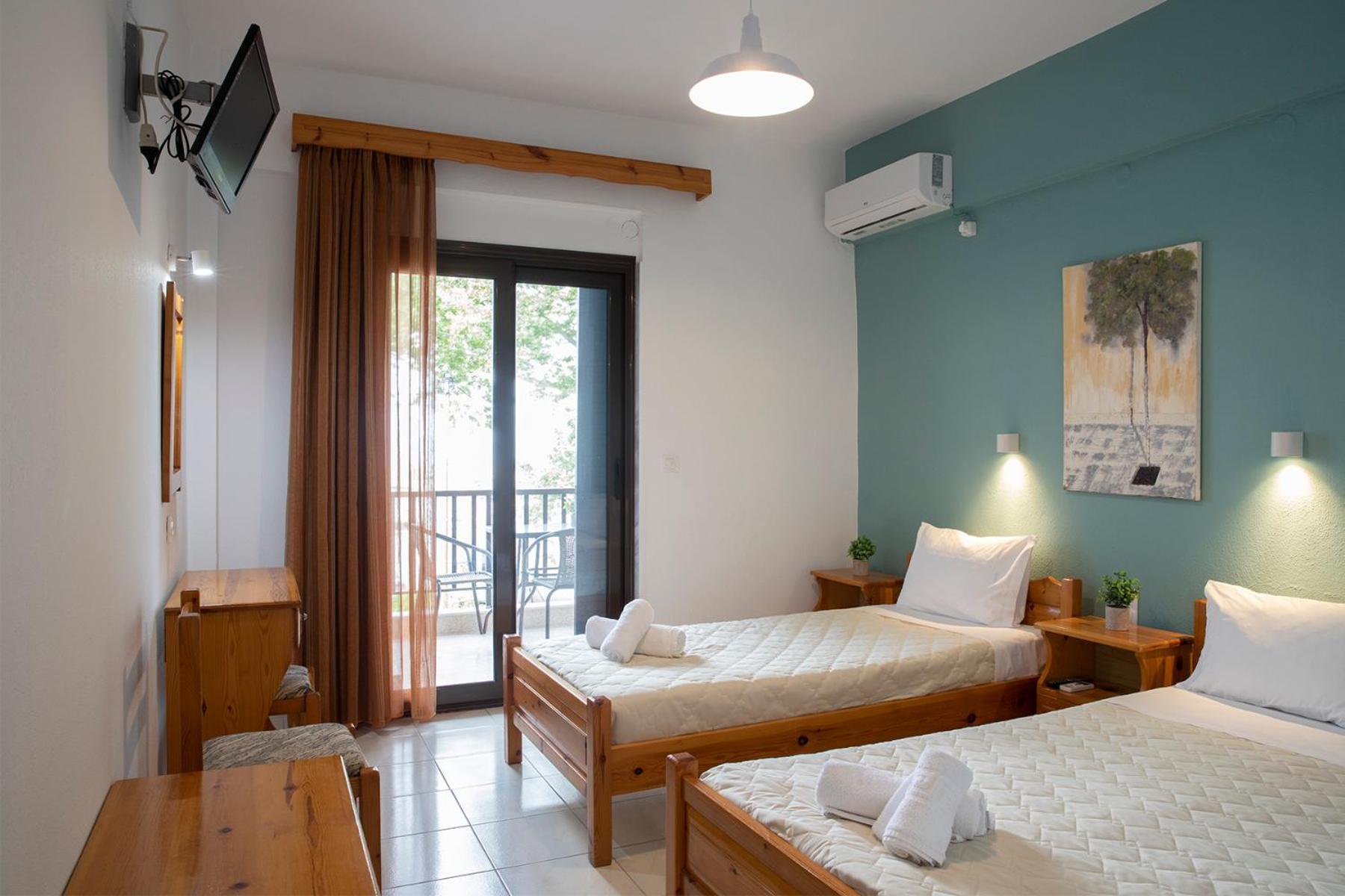 Manos Kritikakis Apartments ปลาตาโมนาส ภายนอก รูปภาพ