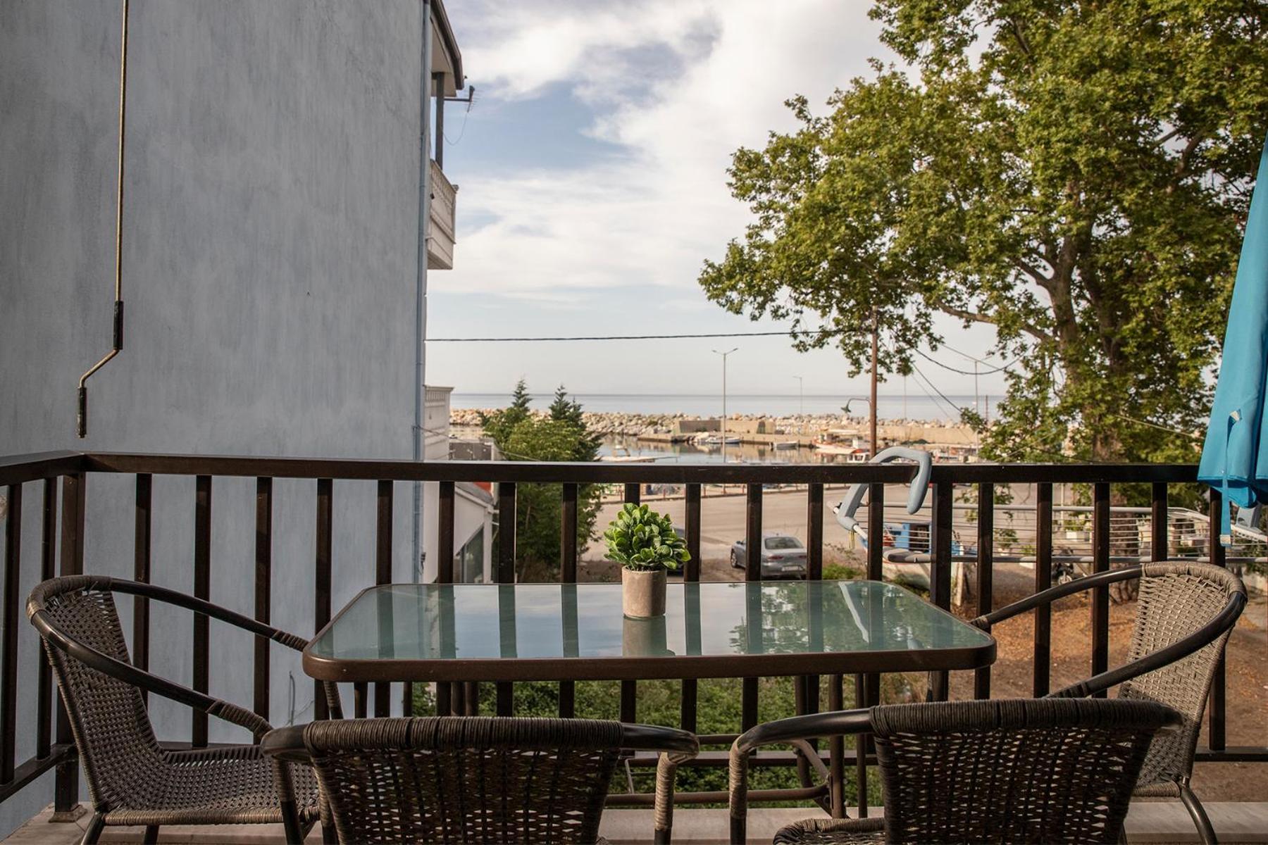 Manos Kritikakis Apartments ปลาตาโมนาส ภายนอก รูปภาพ